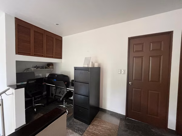 Venta de Casa en residencial 24/7 seg - Barreal de Heredia