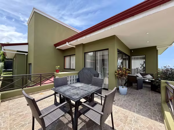 Casa en residencial privado en venta, Belén de Heredia