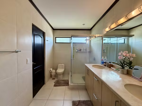 Casa en residencial privado en venta, Belén de Heredia