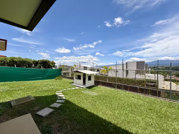 Casa en residencial privado en venta, Belén de Heredia