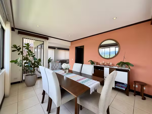 Casa en residencial privado en venta, Belén de Heredia