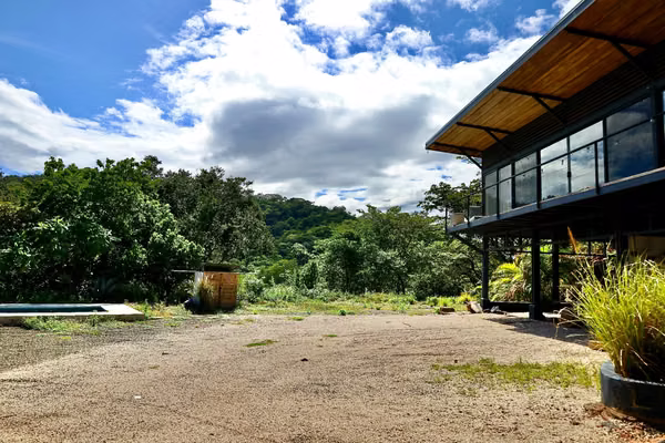 Casa con Piscina y Vistas Panorámicas Cerca de Tamarindo y Playa Grande