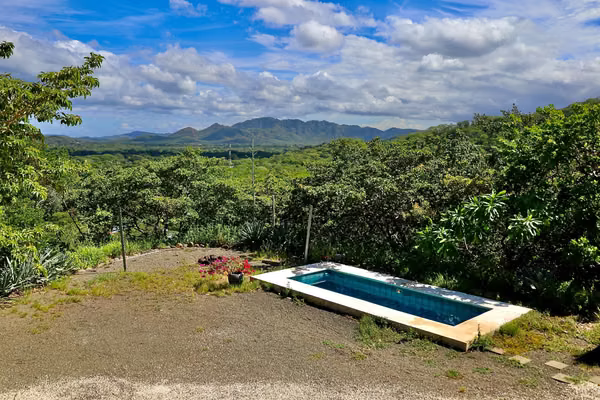 Casa con Piscina y Vistas Panorámicas Cerca de Tamarindo y Playa Grande