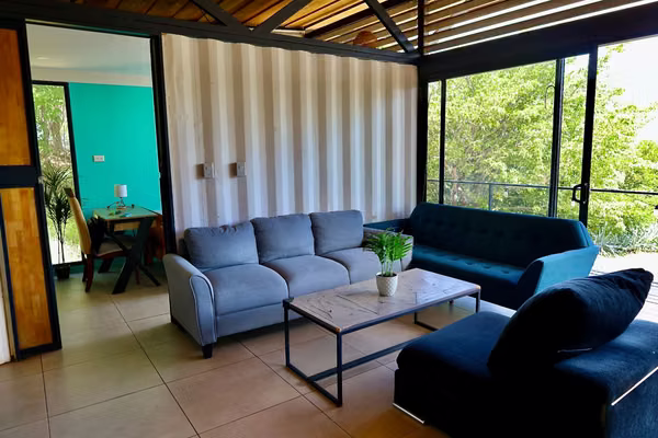 Casa con Piscina y Vistas Panorámicas Cerca de Tamarindo y Playa Grande