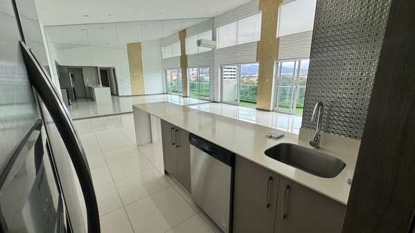 PENTHOUSE FOR RENT WITH WHITE LINE AND 3 PARKING LOTS