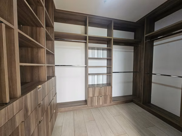 Apartamento en Alquiler – Flats 21, Lomas del Valle (Santa Ana)