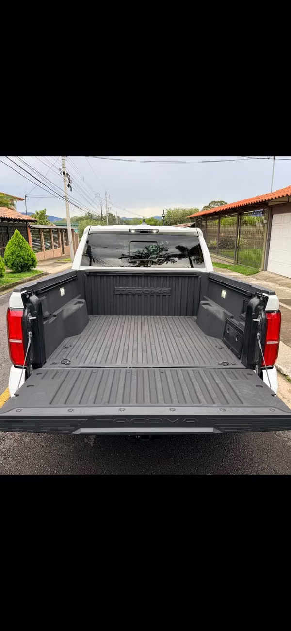 Toyota Tacoma TRD SPORT 2024