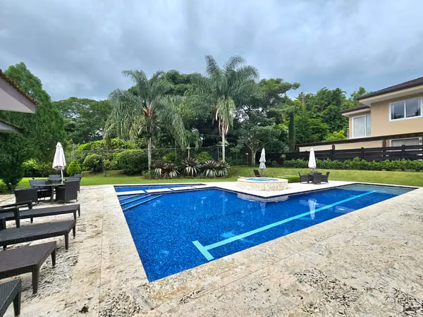 Casa Contemporánea de Alto Nivel | Jaboncillos, Escazú