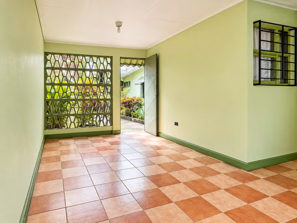 Casa en Venta Barrio Córdoba, Zapote | 300 m² Terreno | 6 Habitaciones | Potencial de Ampliación