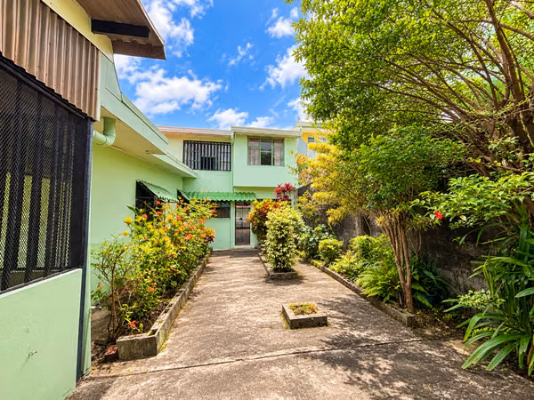 Casa en Venta Barrio Córdoba, Zapote | 300 m² Terreno | 6 Habitaciones | Potencial de Ampliación
