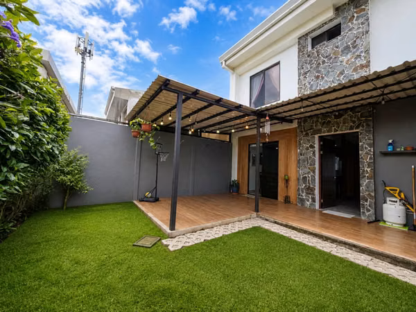 Casa Amueblada en Condominio Altana – Brasil de Santa Ana