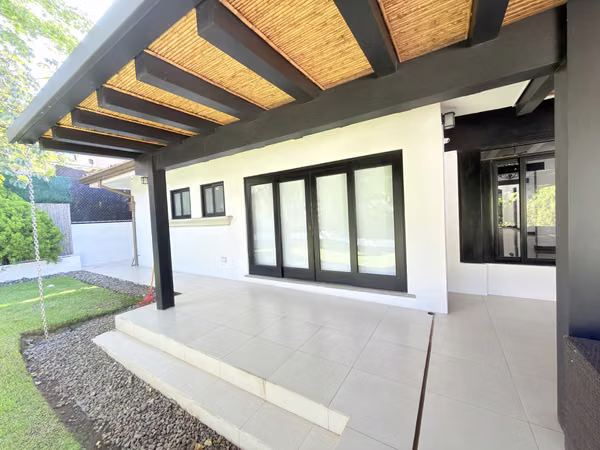 Venta de Casa de una planta en Jaboncillos de Escazú cerca del Country Club