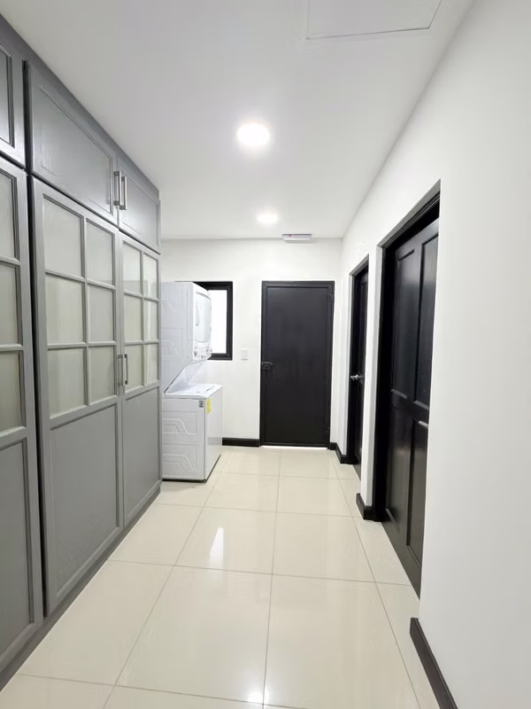 Venta de Casa de una planta en Jaboncillos de Escazú cerca del Country Club