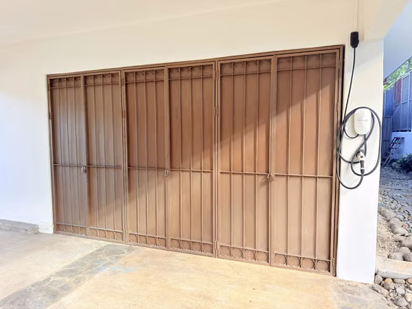 Venta de Casa de una planta en Jaboncillos de Escazú cerca del Country Club