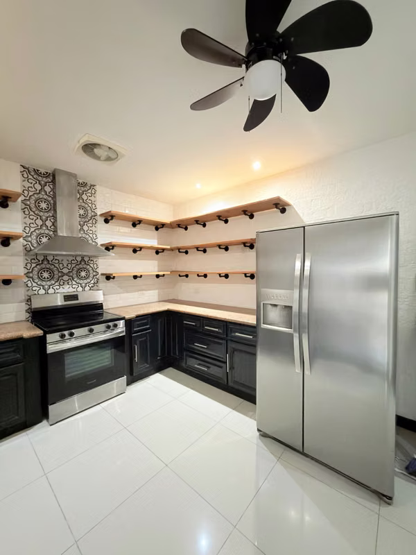 Venta de Casa de una planta en Jaboncillos de Escazú cerca del Country Club