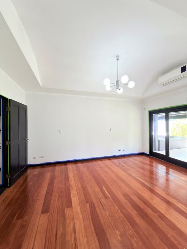 Venta de Casa de una planta en Jaboncillos de Escazú cerca del Country Club