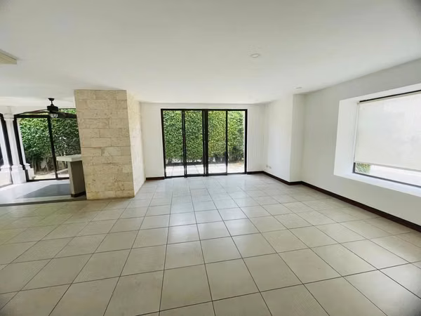 VENTA DE HERMOSA CASA EN CONDOMINIO EN POZOS, SANTA ANA