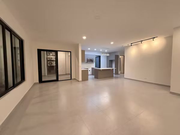 ESPECTACULAR MODERNO APTO 170m2  EN TORRE DE SOLO 4 UNIDADES NUEVO ESCAZÚ 