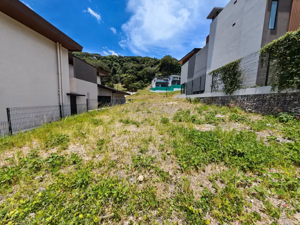 VENTA DE LOTE CON VISTA EN VISTA REAL, SANTA ANA