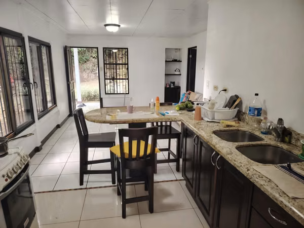 Quinta de oportunidad en Atenas 1.1 Hectàreas con vistas espectaculares.