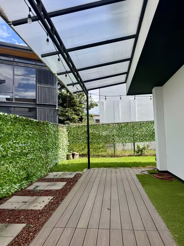 Casa en venta con piscina en Hacienda Los Reyes
