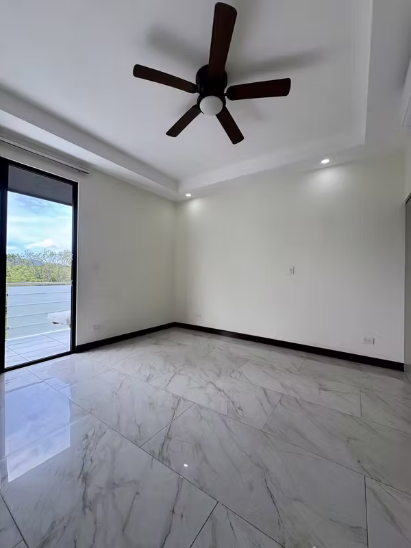 Casa en venta con piscina en Hacienda Los Reyes