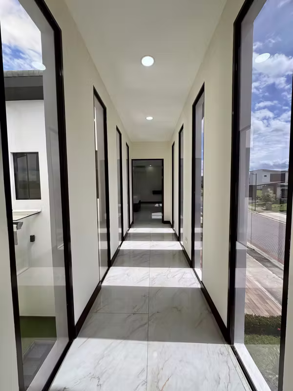 Casa en venta con piscina en Hacienda Los Reyes