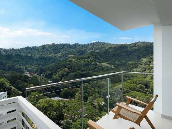 Last Opportunity: 20th Floor Coastal Residence Near Playa Mantas