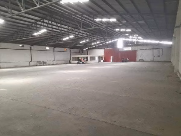 Alquiler de Bodega Comercial en Complejo de Bodegas en Tibás
