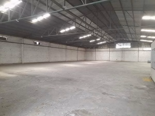 Alquiler de Bodega Comercial en Complejo de Bodegas en Tibás