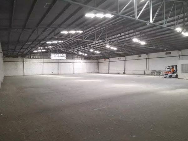 Alquiler de Bodega Comercial en Complejo de Bodegas en Tibás