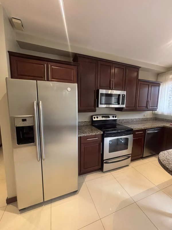 Apartamento Amueblado en Valle Arriba – San Rafael de Escazú