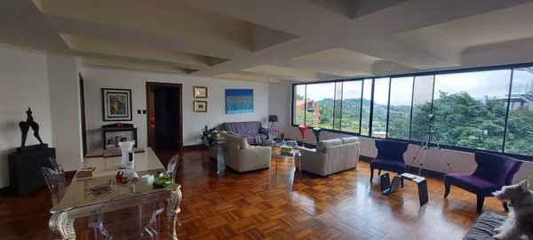 ESPACIOSO APARTAMENTO CERCA DE LA PACO, ESCAZU 3HAB/3.5BA 190 M2