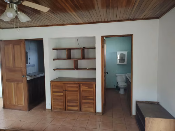 ¡Super Oportunidad en Atenas! Finca de 4 Hectáreas, 2 Casas Independientes y PiscinaPrecio Especial en Combo: $450,000 U