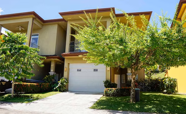 Las Lomas, Playa Herradura - Exclusivo Townhouse Colonial - 3HAB/3.5BA - 234 m2