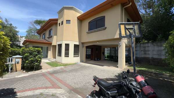 Brazil of Mora, Colon City - Colonial Residence - 3HAB / 3.5BA - 350 m2