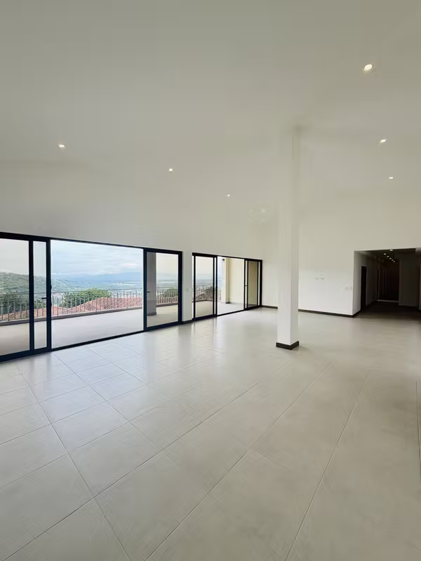 Opportunity sale of Penthouse in Santa Ana impressive view 351m2