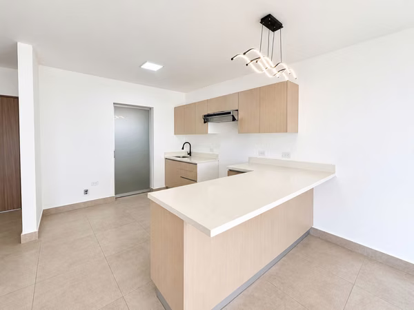 ALQUILER DE CASA EN CONDOMINIO NAOS, 3 HABITACIONES, CON PATIO
