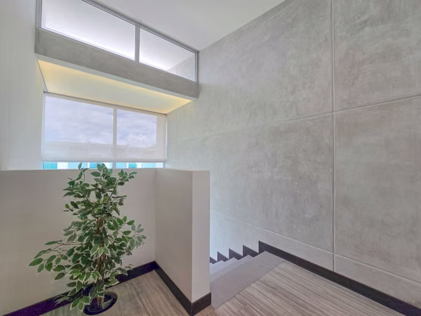Lindora Santa Ana! Condo contemporáneo amueblado con jardín