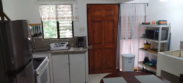 PRIVATE APARTMENT, SAFE, FRIENDLY AND FAMILY ENVIRONMENT, COZY AND QUIET.
