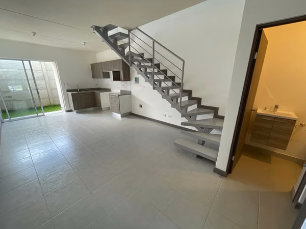 Alquiler. Condominio Via Heredia. San Pablo, Heredia IK2618