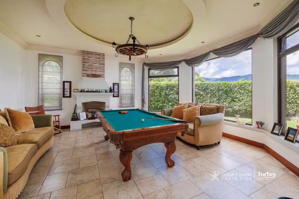 21471 - Casa colonial de lujo de 4 hab. oficina, terraza y piscina