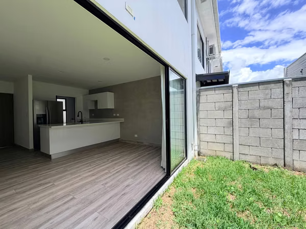 CASA TIPO TOWNHOUSE EN ALQUILER | CONDOMINIO BALI ESCAZÚ  PROPIEDAD #