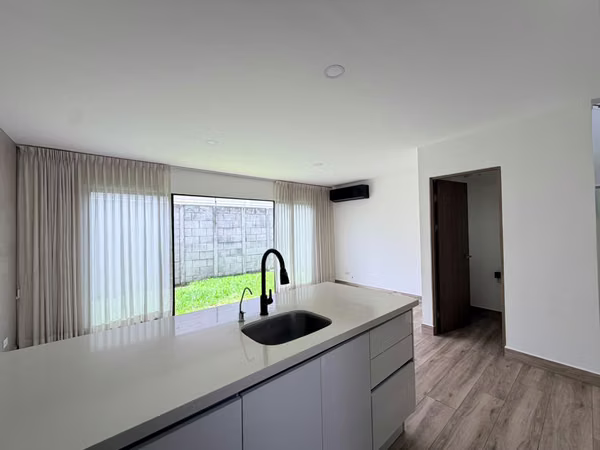 CASA TIPO TOWNHOUSE EN ALQUILER | CONDOMINIO BALI ESCAZÚ  PROPIEDAD #