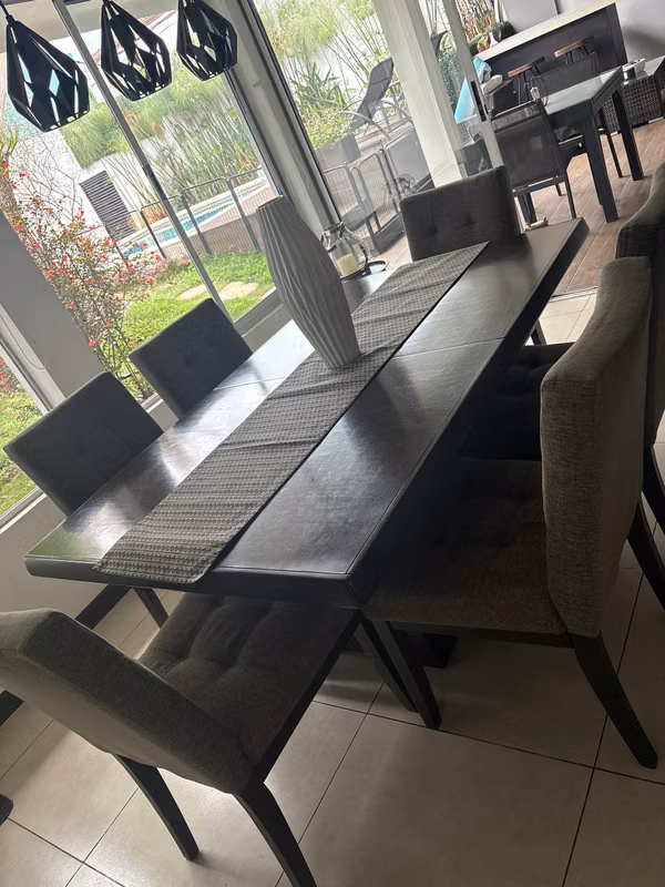 Comedor con 6 sillas