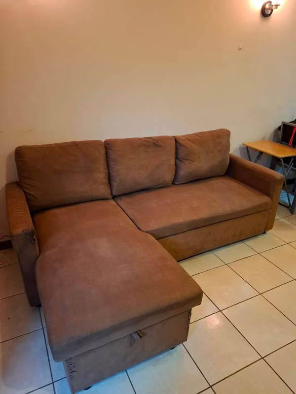 SOFÁ SECCIONAL EN L CON ALMACENAMIENTO