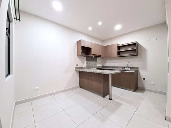 Rebajado Alquiler de Apartamento, Tibás, San José I Moderno I 2 Parqueos