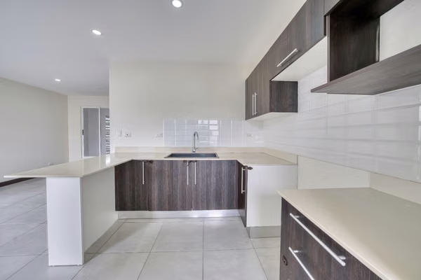 Se Alquila Casa Esquinera en Condominio Altos de Sabanilla, Montes de Oca 3 Habitaciones y Patio Privado NJA1448JB