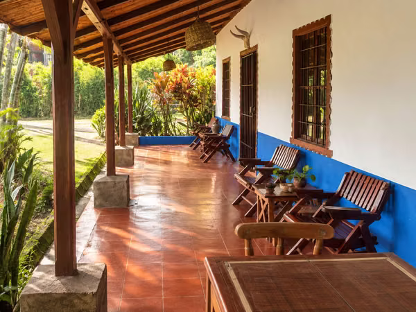 Casa amueblada en alquiler en Piedades, Santa Ana: una residencia con carácter tradicional (ref : 102)