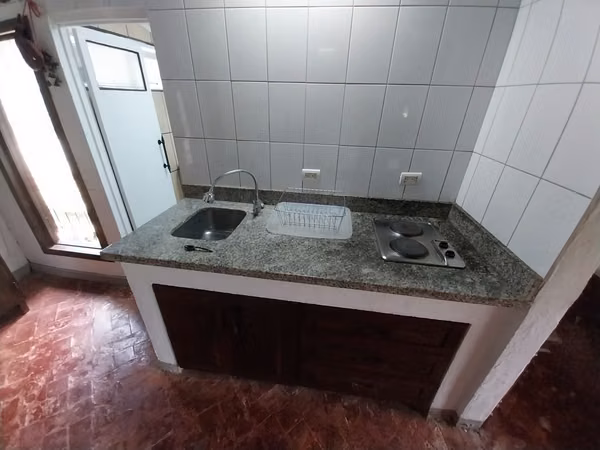 Casa amueblada en alquiler en Piedades, Santa Ana: una residencia con carácter tradicional (ref : 102)